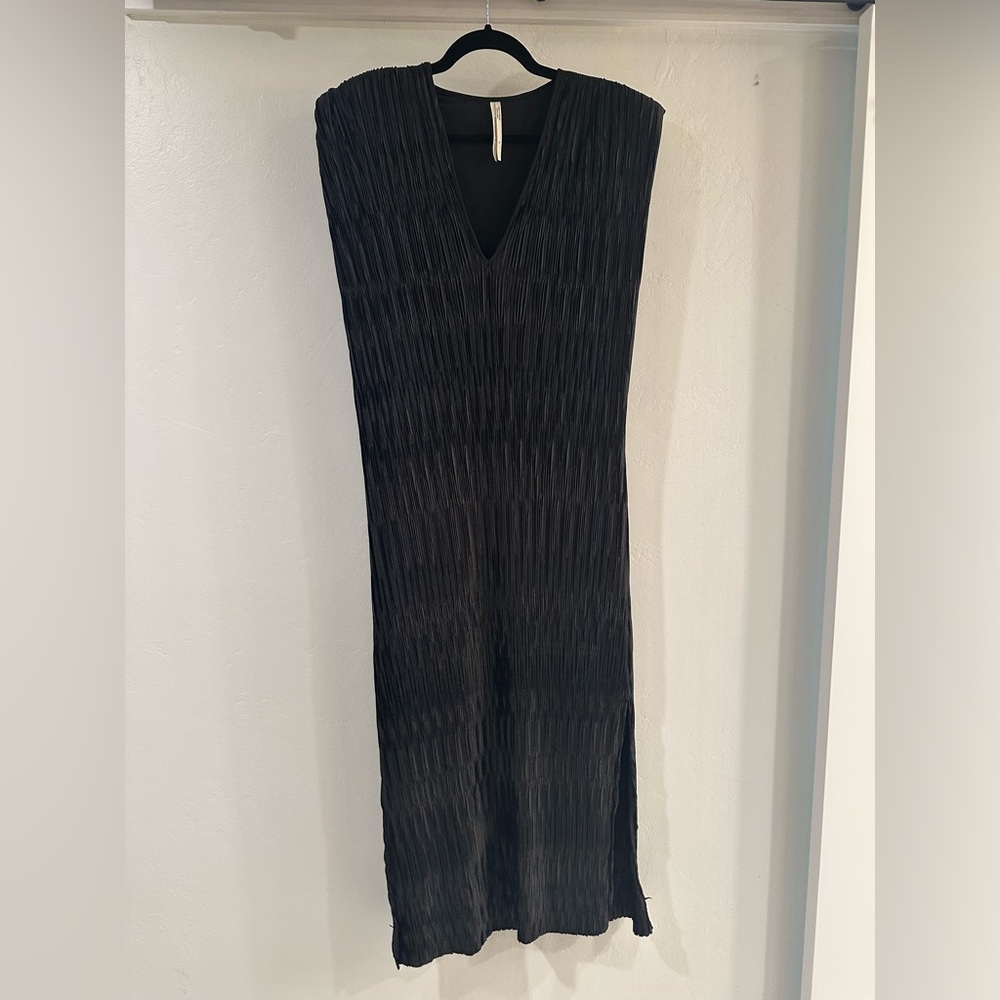 NWOT By Anthropologie V-Neck Pleated Midi Dress